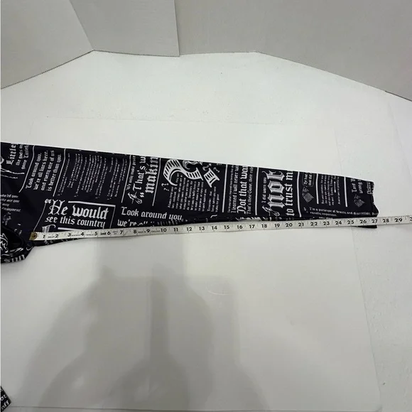 Game of Thrones Littlefinger Lord Baelish Quotes Leggings Black White One Size - Picture 10 of 11